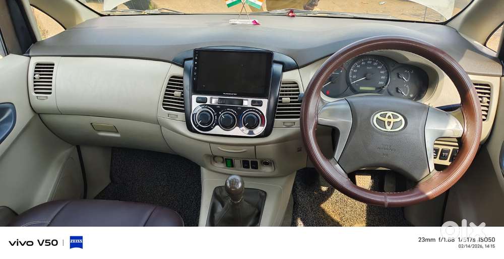 Toyota Innova 2.5 Vx 8 Seater Bs Iv, 2014, Diesel