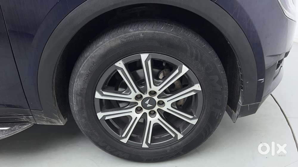 Mahindra Xuv700 2.0 Ax 7 Petrol At Str, 2022, Petrol