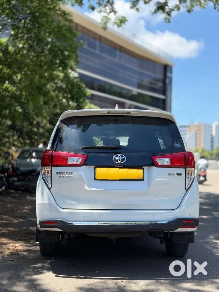 Toyota Innova Crysta 2024