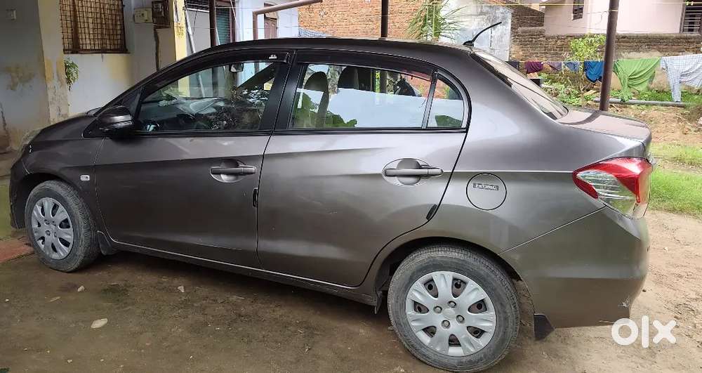 Honda Amaze 2015 Petrol Well Maintained