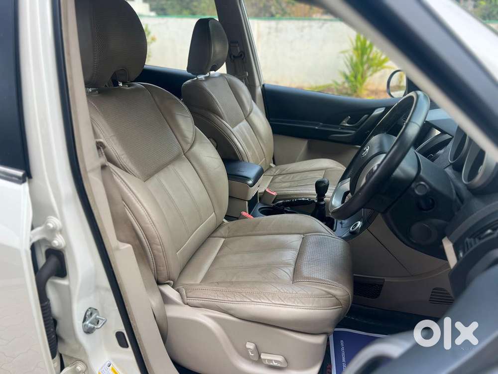 Mahindra Xuv500 2.2 W10, 2015, Petrol