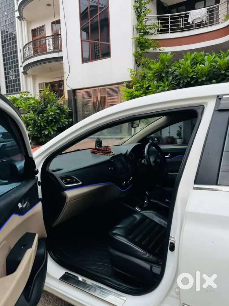 Hyundai Verna 2023 Petrol 69000 Km Driven