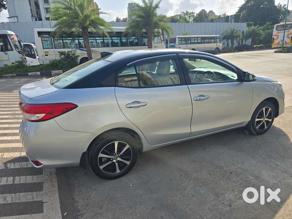 Toyota Yaris V Cvt, 2019, Petrol