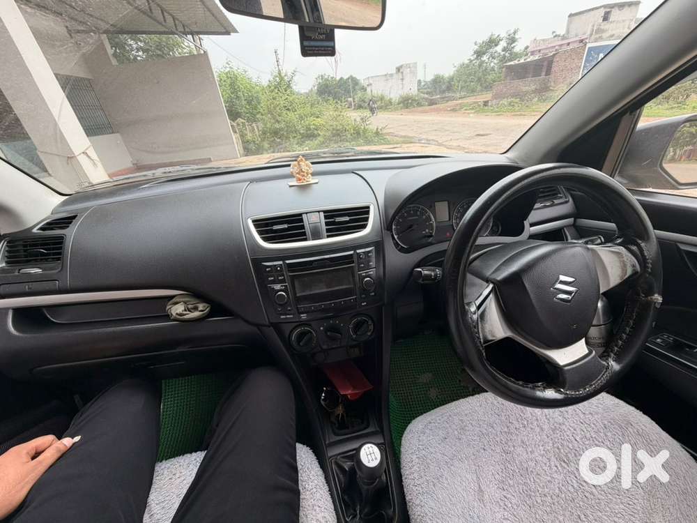 Well Maintained 2014 Petrol Automatic Car Sale Ke Liye Available Hai
