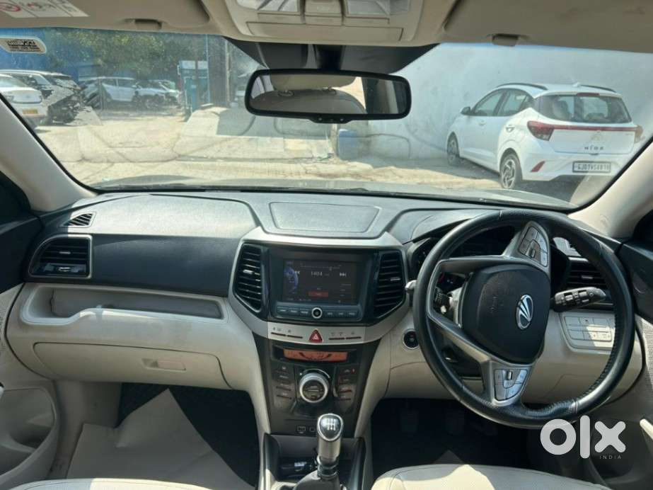 Mahindra Xuv300 W8, 2021, Petrol