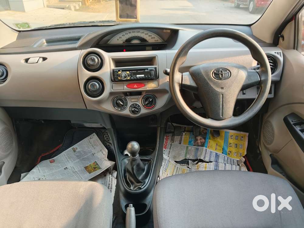Toyota Etios Liva 2011-2012 G, 2011, Petrol