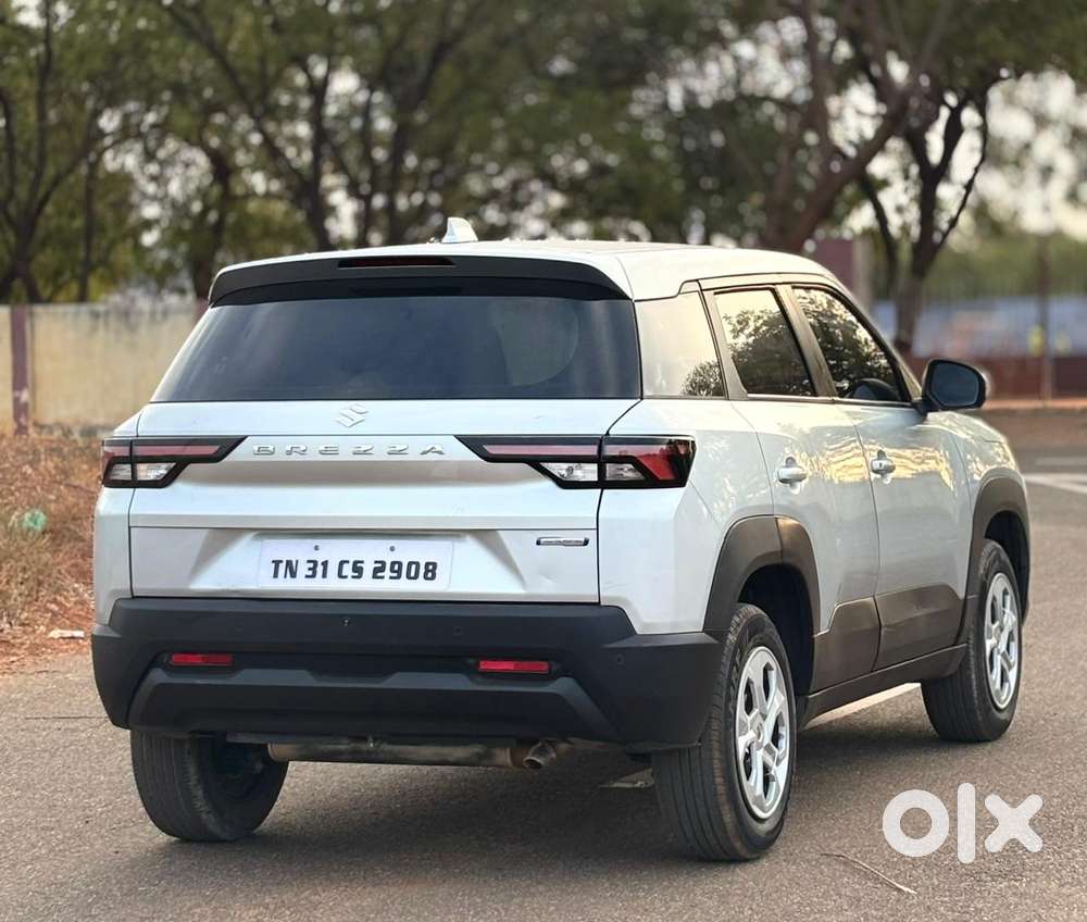 Maruti Suzuki Brezza 1.5 Lxi Smart Hybrid, 2023, Petrol