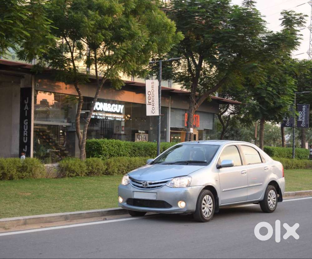 Toyota Etios Eh-gs Serene Bluish Silver