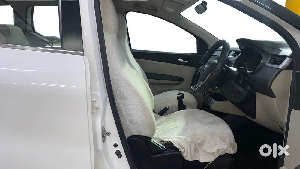 Renault Triber Rxz, 2024, Petrol