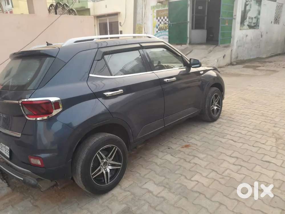 Hyundai Venue Petrol 2021