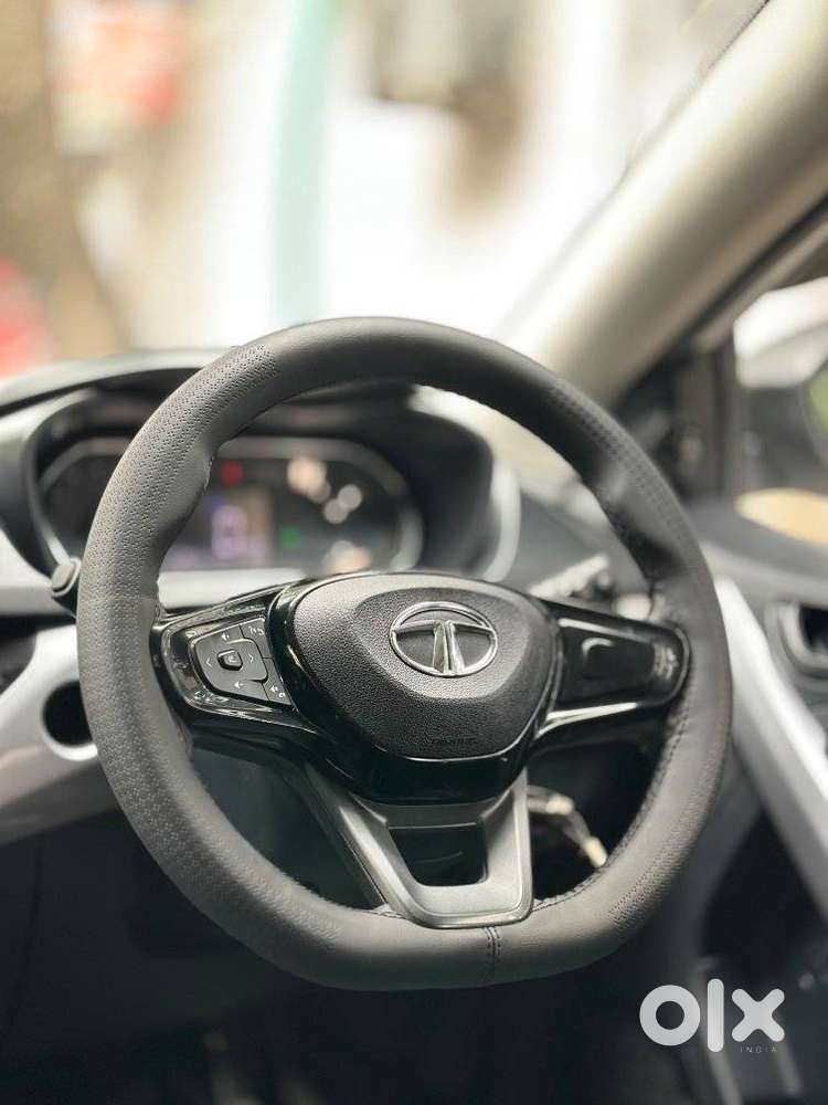 Tata Nexon, 2023, Petrol
