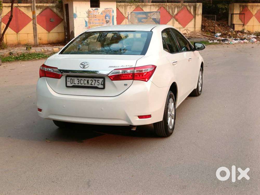 Toyota Corolla Altis G Hv At, 2015, Petrol