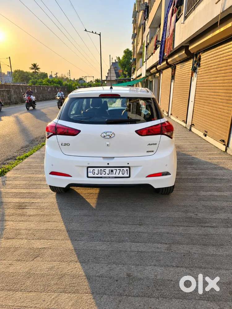 Hyundai I20 Asta July/2015 Model Cng And Petrol