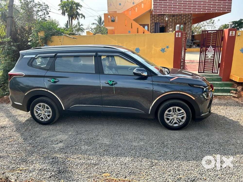 Kia Carens Petrol 2024