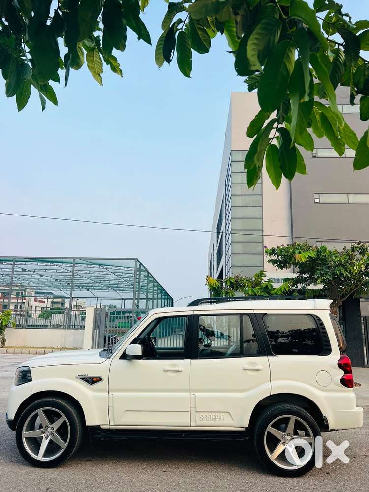 Mahindra Scorpio S10 8 Seater, 2017, Diesel
