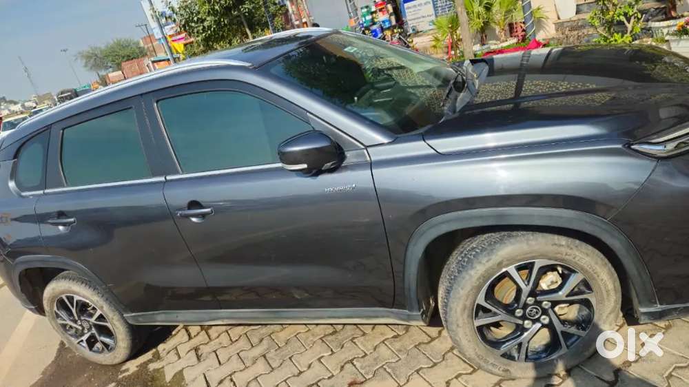 Toyota Urban Cruiser Hyryder 2024 Top Model