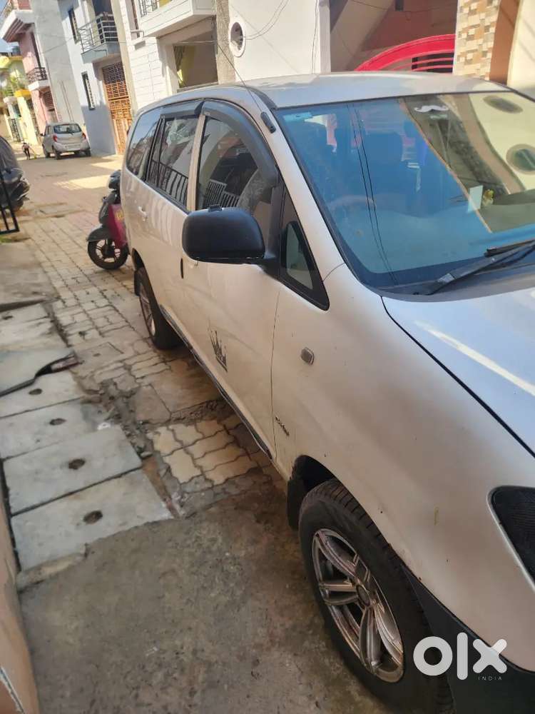 Toyota Innova 2010 Diesel Well Maintained