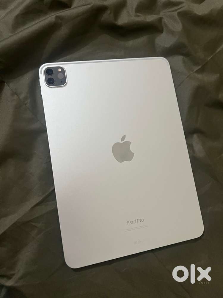 iPad Pro 4th Gen with Apple Magic Keyboard