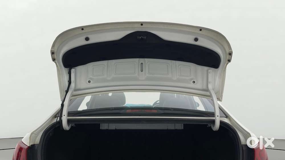 Hyundai Verna 1.6 Sx (o) Vtvt, 2018, Petrol