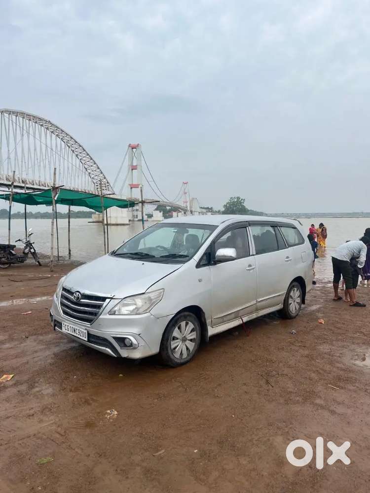 Toyota Innova Crysta 2013