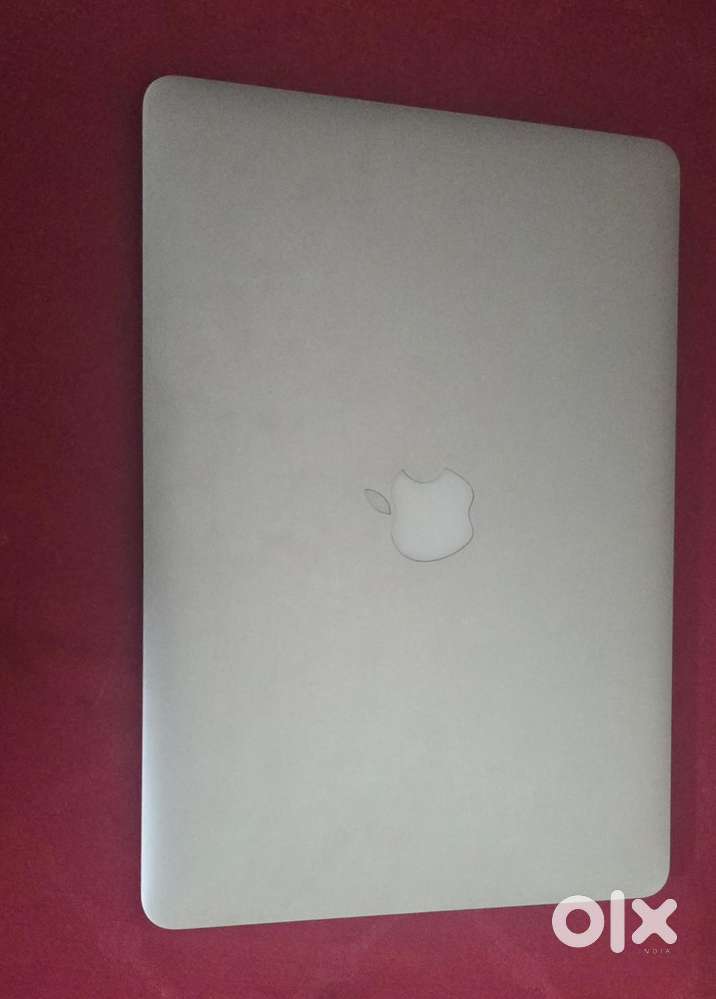 Apple MacBook Air 13-inch &ndash; 8GB RAM / 128GB SSD