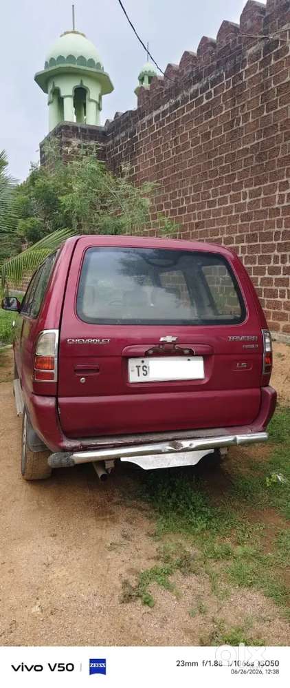 Chevrolet Tavera Car