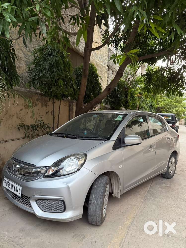 Honda Amaze 2017 Diesel Manual  1st Owner  Well Maintained