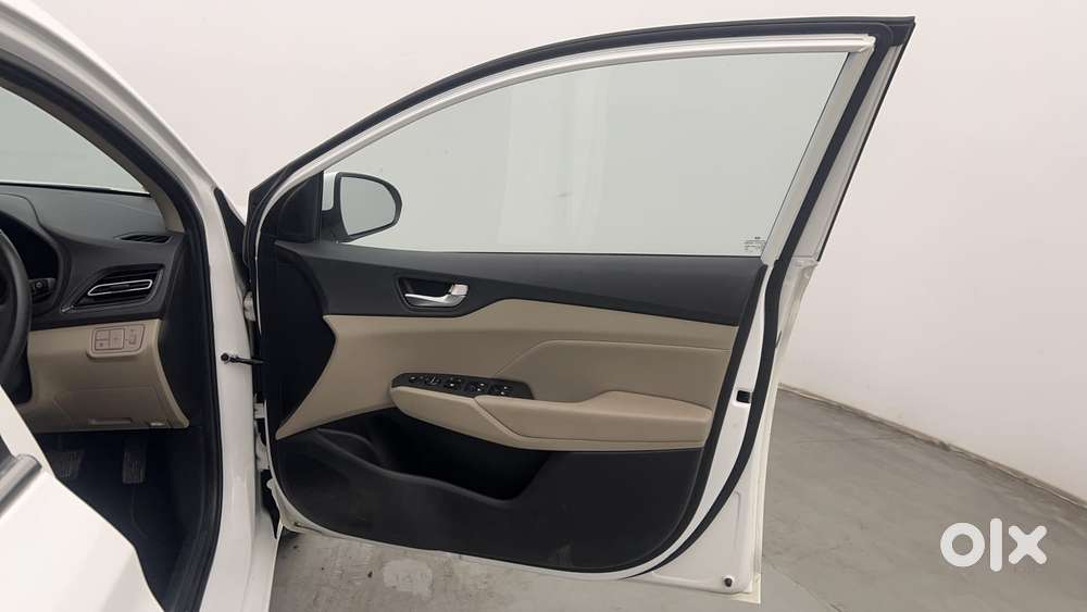 Hyundai Verna 1.5 Sx (o) Vtvt Ivt, 2022, Petrol