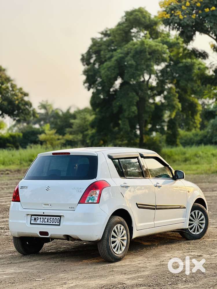 Maruti Suzuki Swift Vxi Bsiv, 2010, Cng & Hybrids