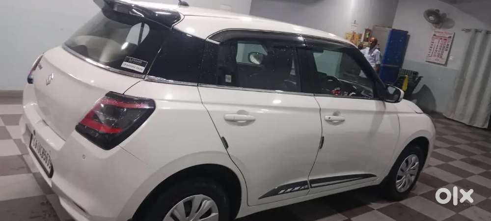 Maruti Suzuki Swift Vxi Petrol 2025 Ags