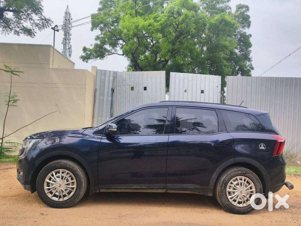 Mahindra Xuv700 2.0 Mx Petrol Mt 5 Str, 2023, Petrol