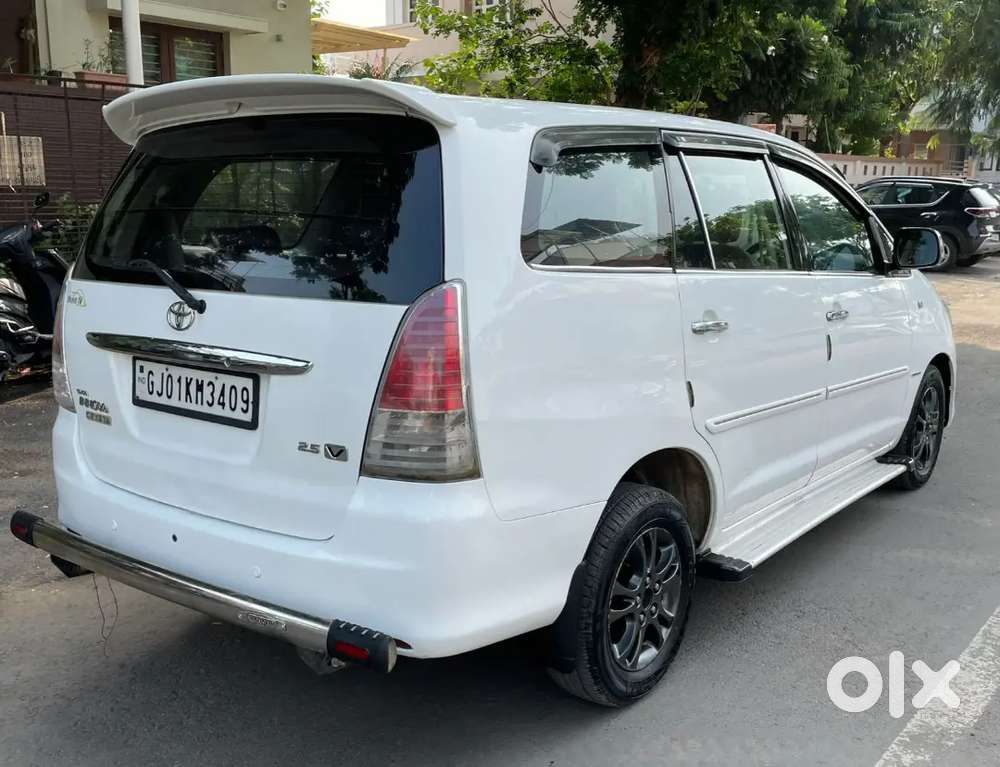Toyota Innova 2011 Diesel Well Maintained
