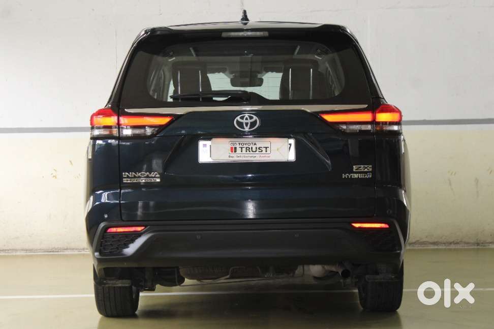 Toyota Innova Hycross 2.0 Zx (o) Hybrid 7 Str, 2023, Petrol