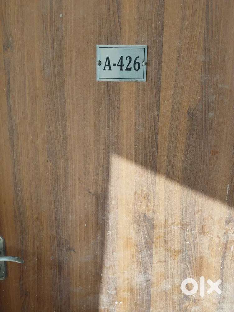रुद्र संगम अपार्टमेंट, झूंसी में 3 BHK फ्लैट किराए के लिए उपलब्ध है।
