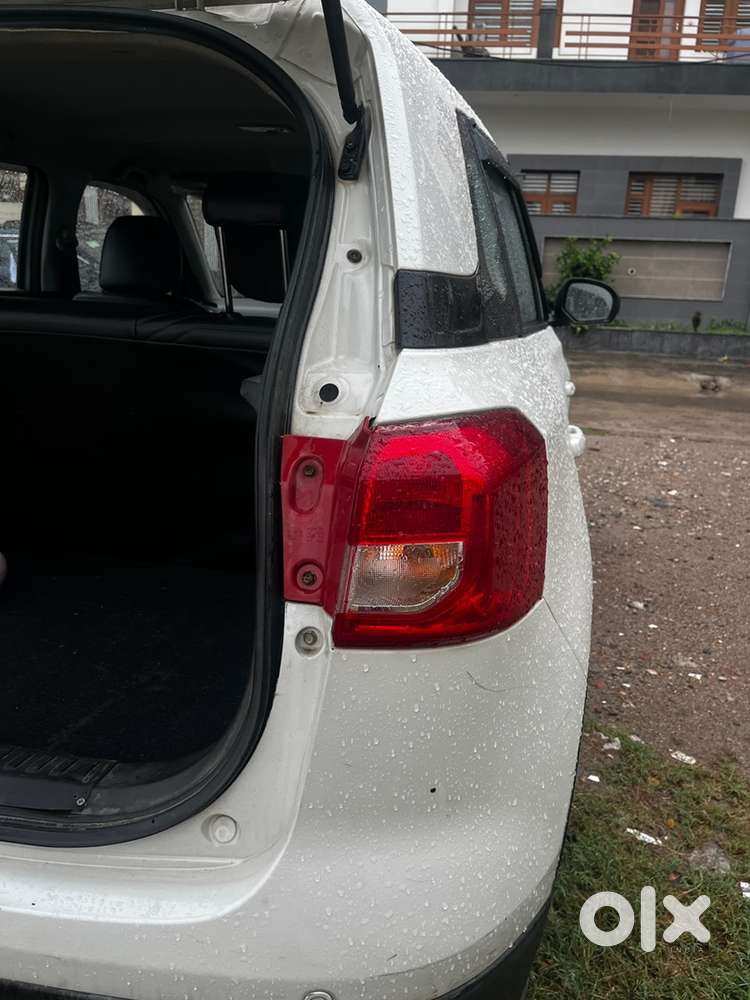 Maruti Suzuki Brezza Diesel Well Maintained Home To Office To Home