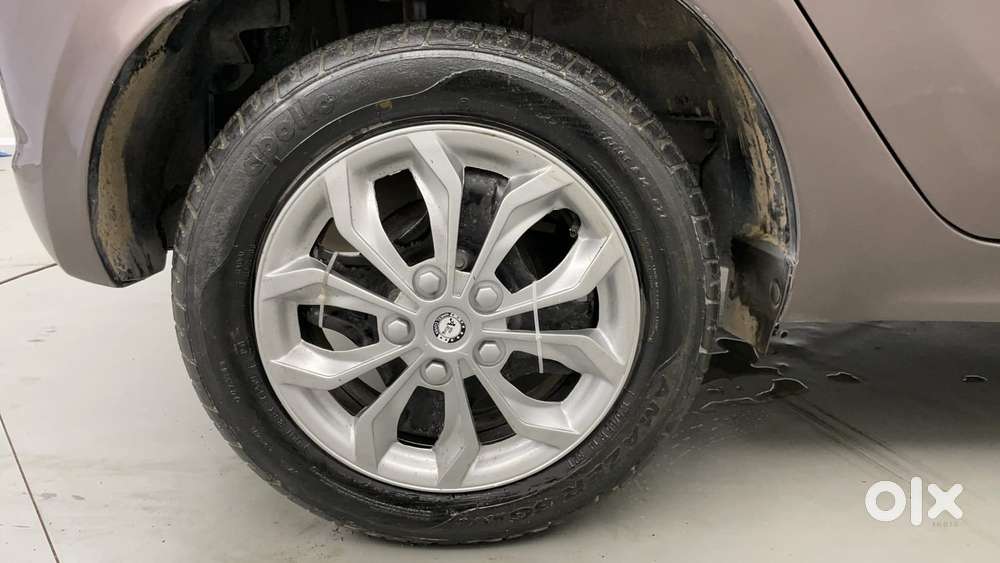 Tata Tiago Xza, 2018, Petrol