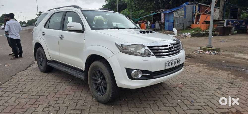 Toyota Fortuner 4x2 Manual, 2015, Diesel