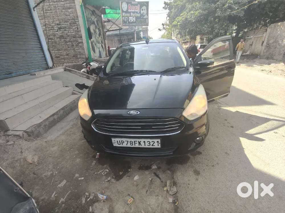 Ford Aspire Titatinium Blu 2018