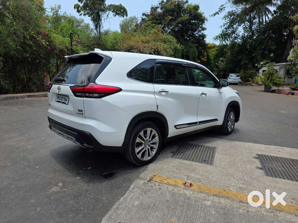 Toyota Innova Hycross 2.0 Zx (o) Hybrid 7 Str, 2023, Petrol