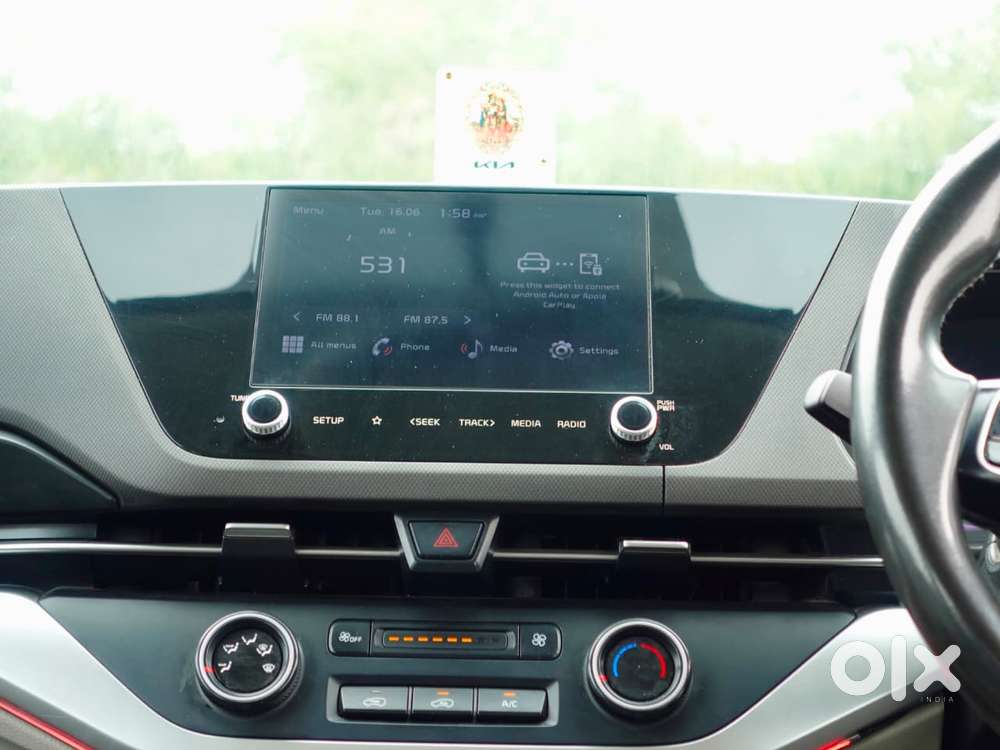 Kia Carens 1.5 Premium 7 Str, 2023, Petrol