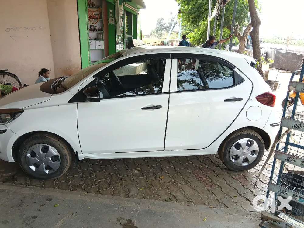 Tata Tiago Ev Xe 2025 Petrol