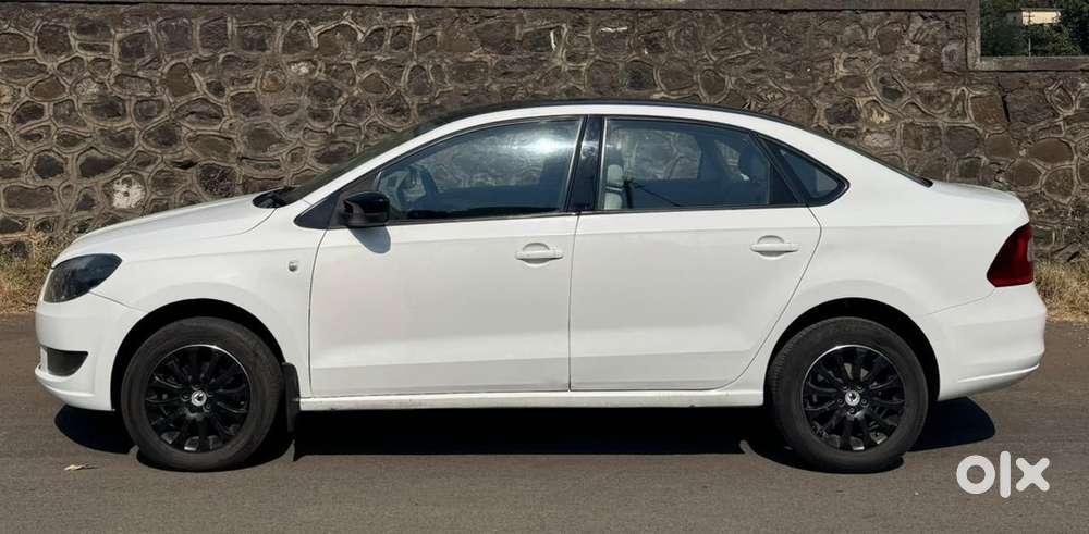 2016 Skoda Rapid 1.6 Elegance + Petrol Automatic