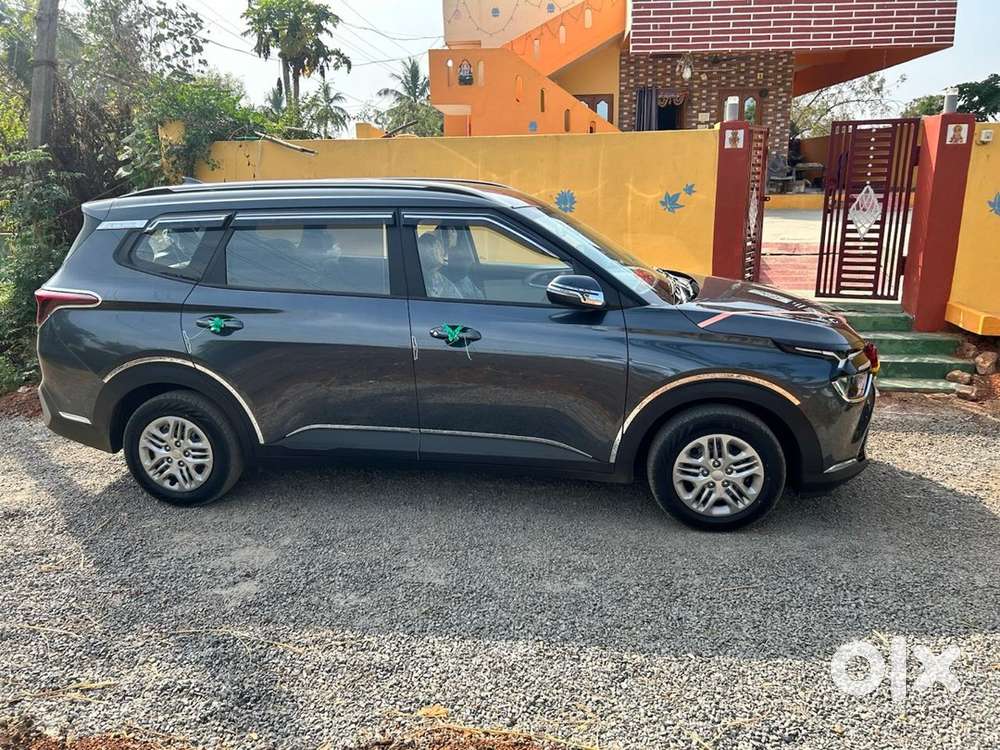 Kia Carens Petrol 2024