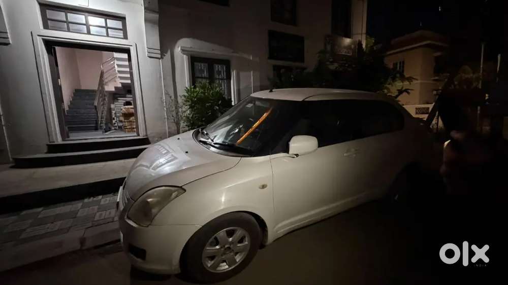 Maruti Suzuki Swift Dzire 2011 Petrol
