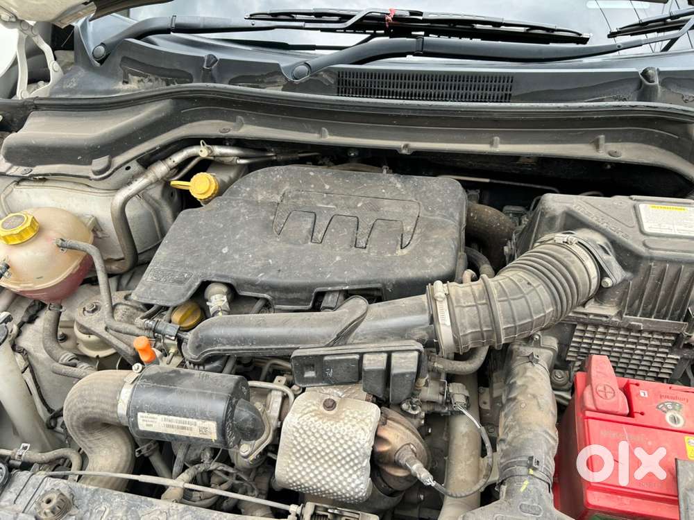 Mahindra Xuv300 Turbosport 2023 Petrol Well Maintained