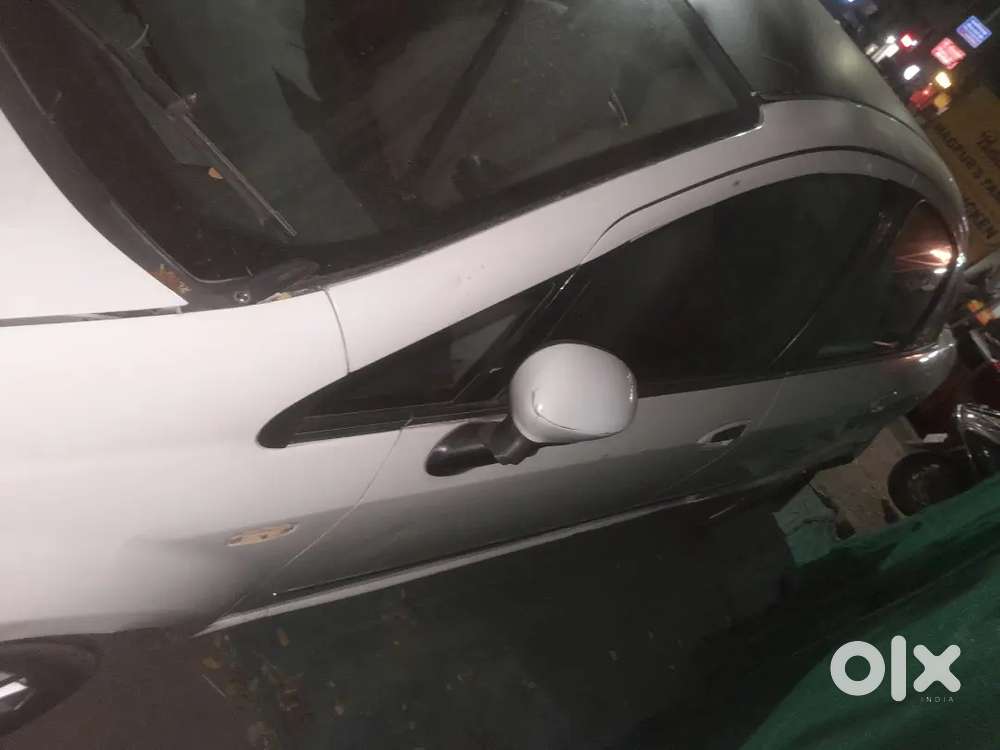 Fiat Linea Petrol Top Model 2010