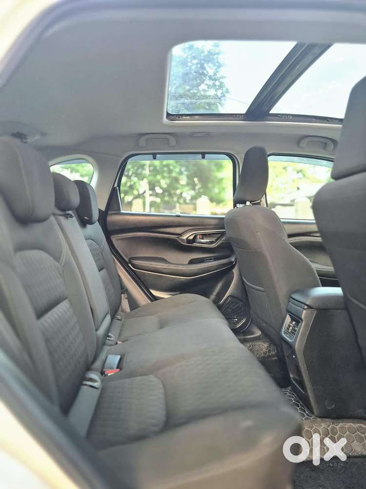 Maruti Suzuki Dzire 1.2 Vxi, 2017, Petrol