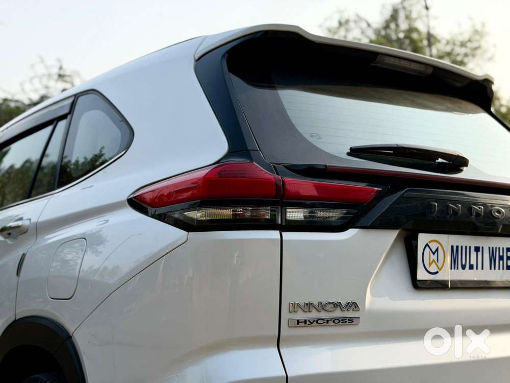 Toyota Innova Hycross 2.0 Vx (o) Hybrid 7 Str, 2025, Petrol