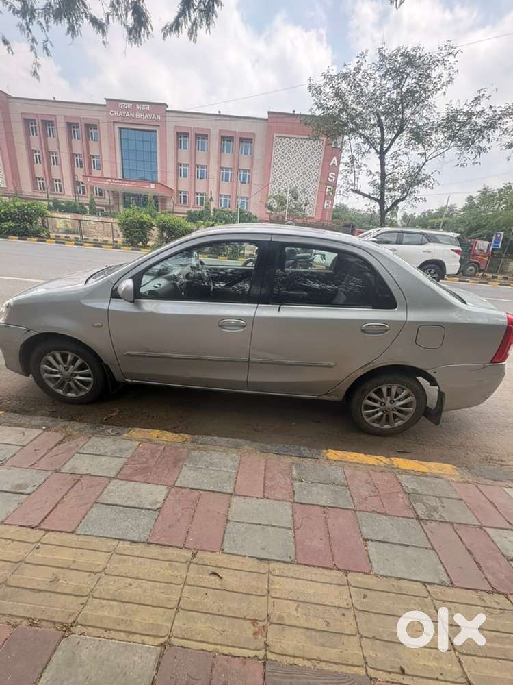 Toyota Etios Petrol Manual 2011 Km Driven 104000