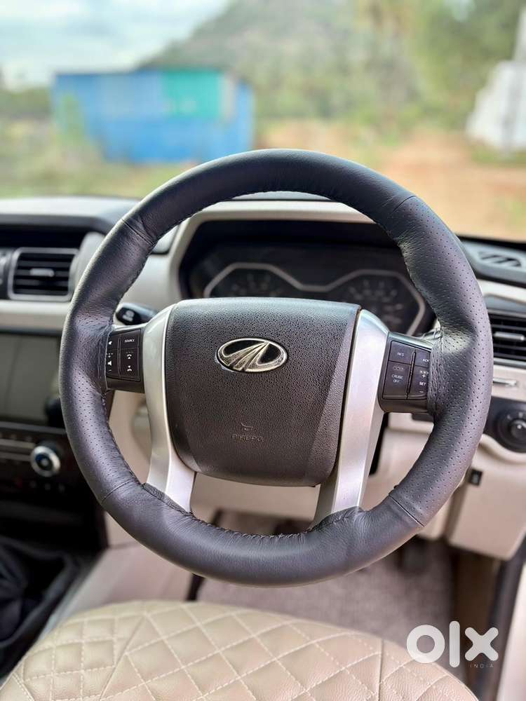 Mahindra Scorpio S10